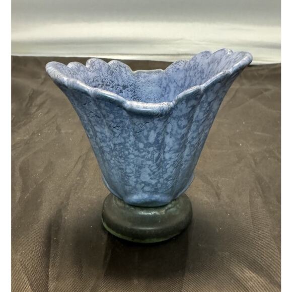 Weller Fan Vase Blue Speckled Top Green Base Signed Thick Mold Ridged Exterior